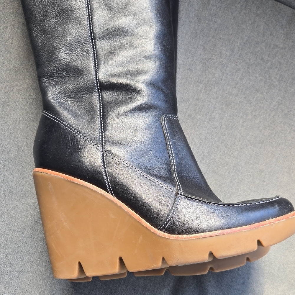 Michael Kors Black and Tan Heeled Boots - Picture 8 of 16